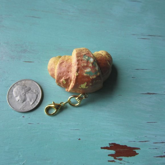 Vintage Cool Croissant zipper pull - Picture 12 of 12